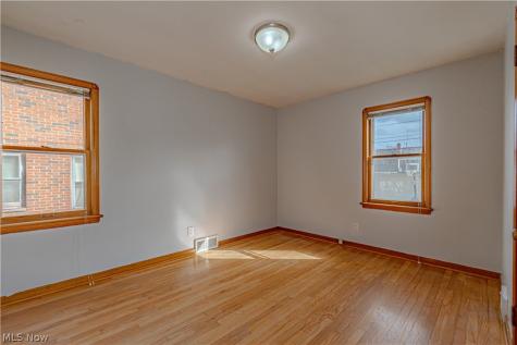 5611 Brownfield Drive Parma OH 44129