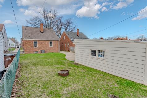 5611 Brownfield Drive Parma OH 44129