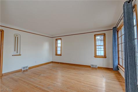 5611 Brownfield Drive Parma OH 44129