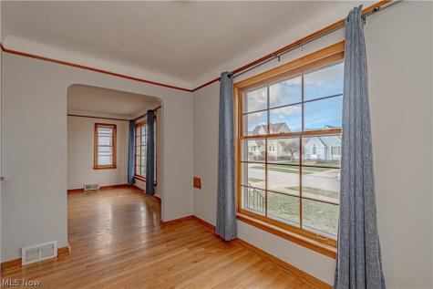 5611 Brownfield Drive Parma OH 44129