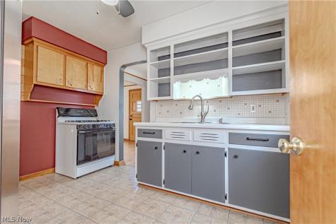 5611 Brownfield Drive Parma OH 44129
