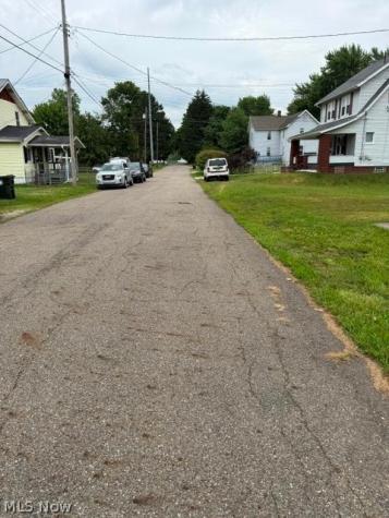 1513 14th Street SE Canton OH 44707