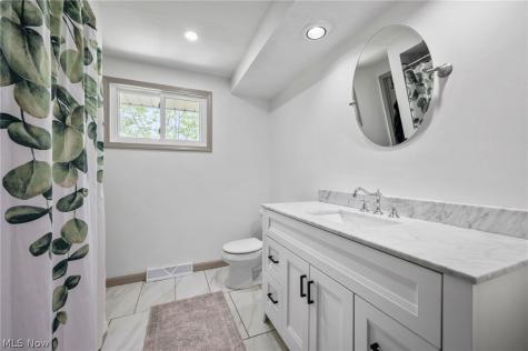 5609 Pinnacle Park Drive Seven Hills OH 44131