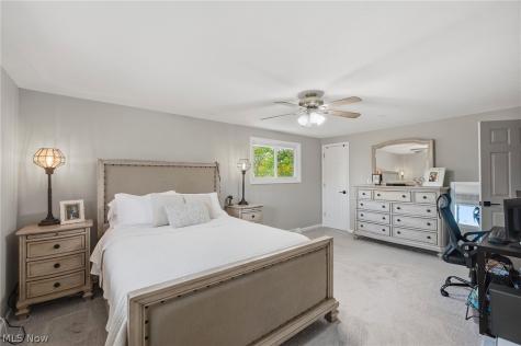 5609 Pinnacle Park Drive Seven Hills OH 44131