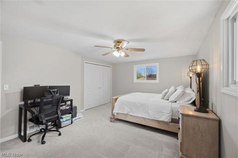 5609 Pinnacle Park Drive Seven Hills OH 44131