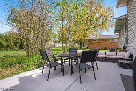 5609 Pinnacle Park Drive Seven Hills OH 44131