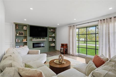 5609 Pinnacle Park Drive Seven Hills OH 44131