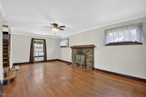 927 Englewood Road Cleveland Heights OH 44121
