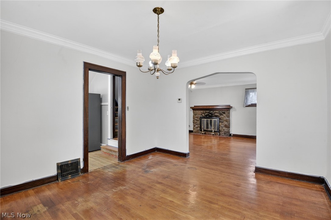927 Englewood Road Cleveland Heights OH 44121