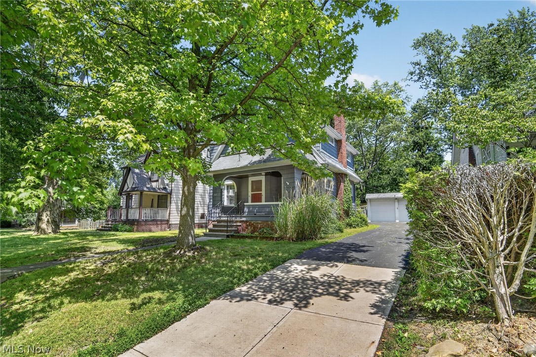 927 Englewood Road Cleveland Heights OH 44121