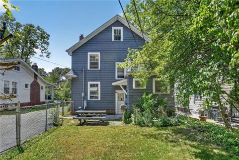 927 Englewood Road Cleveland Heights OH 44121