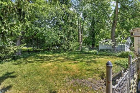 927 Englewood Road Cleveland Heights OH 44121
