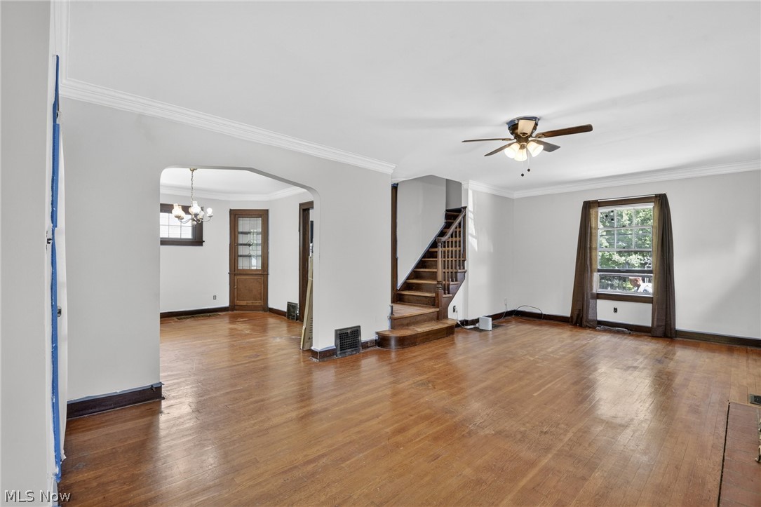 927 Englewood Road Cleveland Heights OH 44121