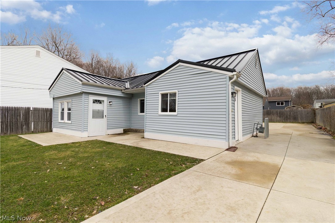 5279 Main Avenue North Ridgeville OH 44039