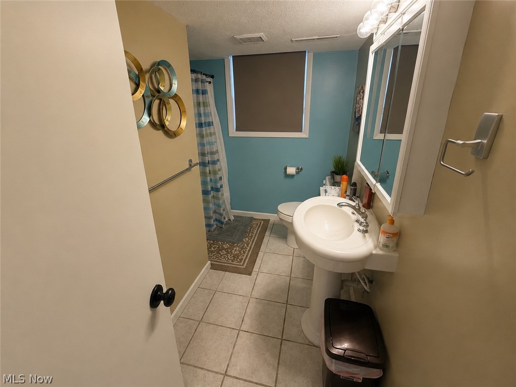 2042 Coit Drive NW Warren OH 44485