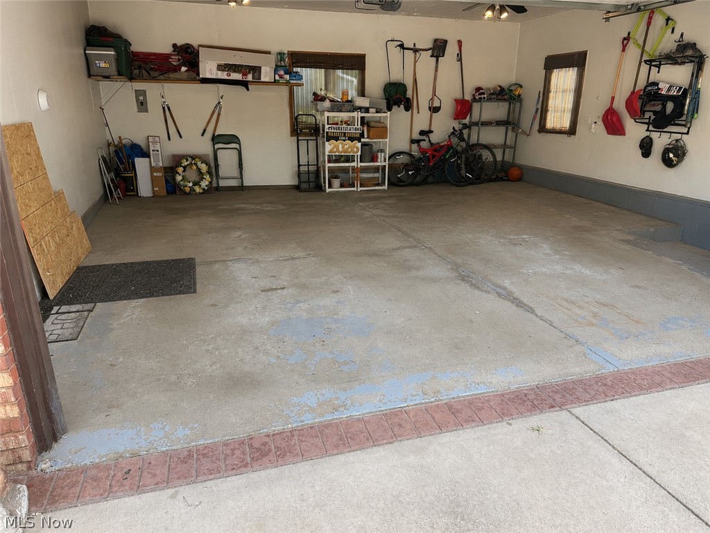 2042 Coit Drive NW Warren OH 44485