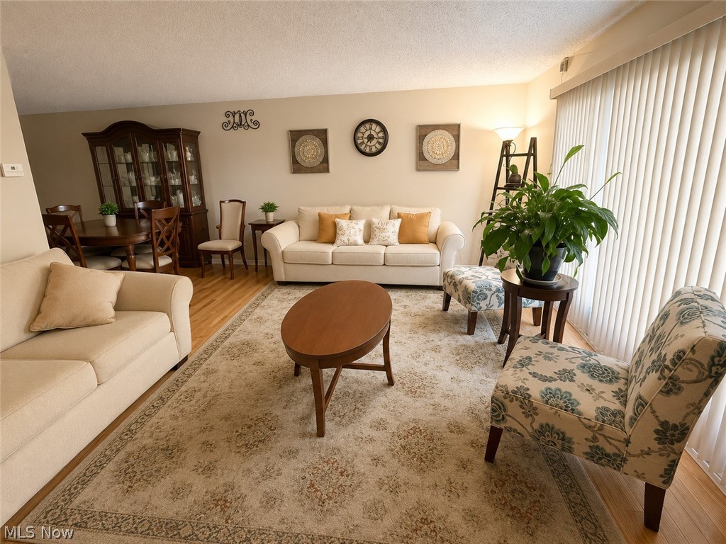 2042 Coit Drive NW Warren OH 44485