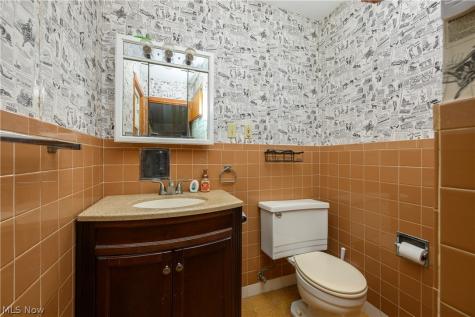 1279 Chippewa Avenue Akron OH 44305