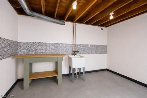 1279 Chippewa Avenue Akron OH 44305