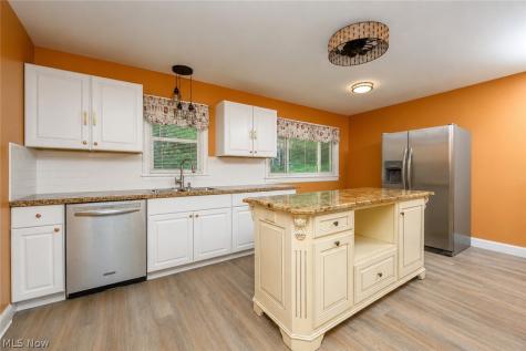 1279 Chippewa Avenue Akron OH 44305
