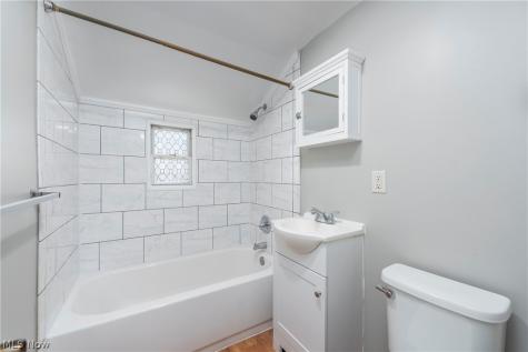 6902 Luelda Avenue Parma OH 44129