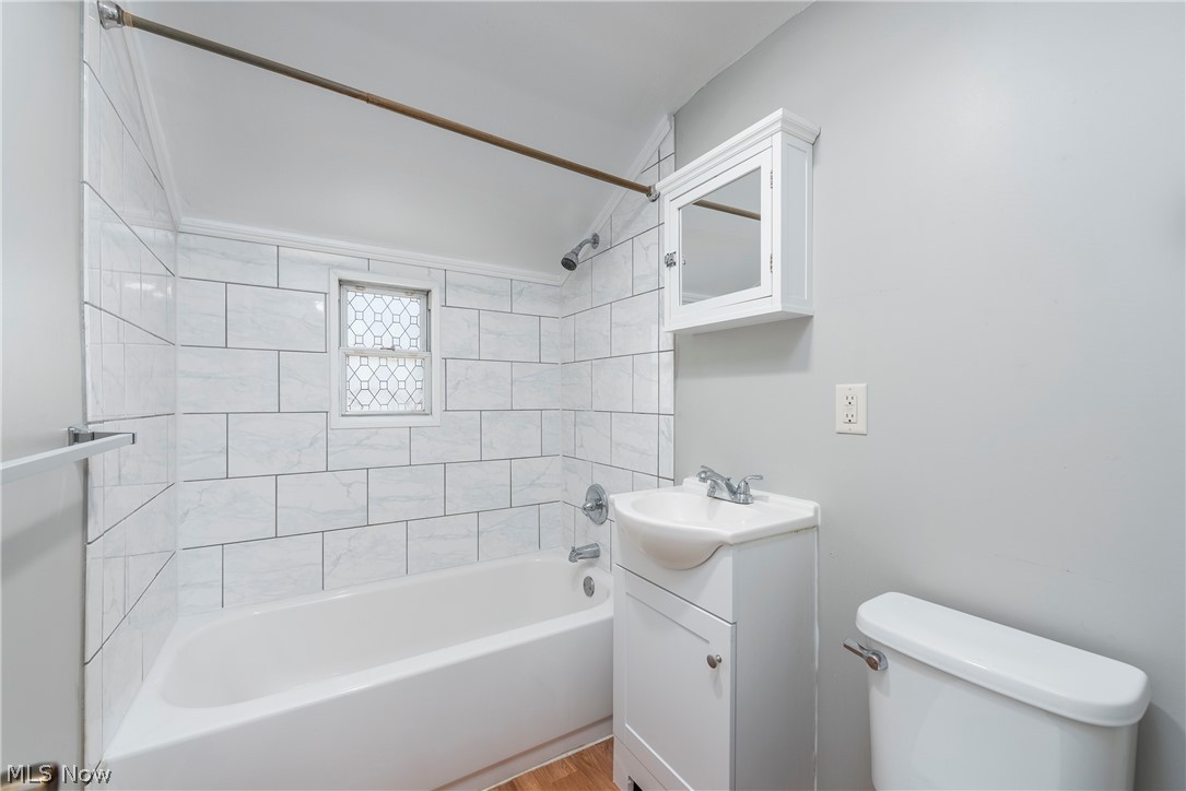 6902 Luelda Avenue Parma OH 44129