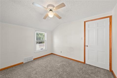6902 Luelda Avenue Parma OH 44129