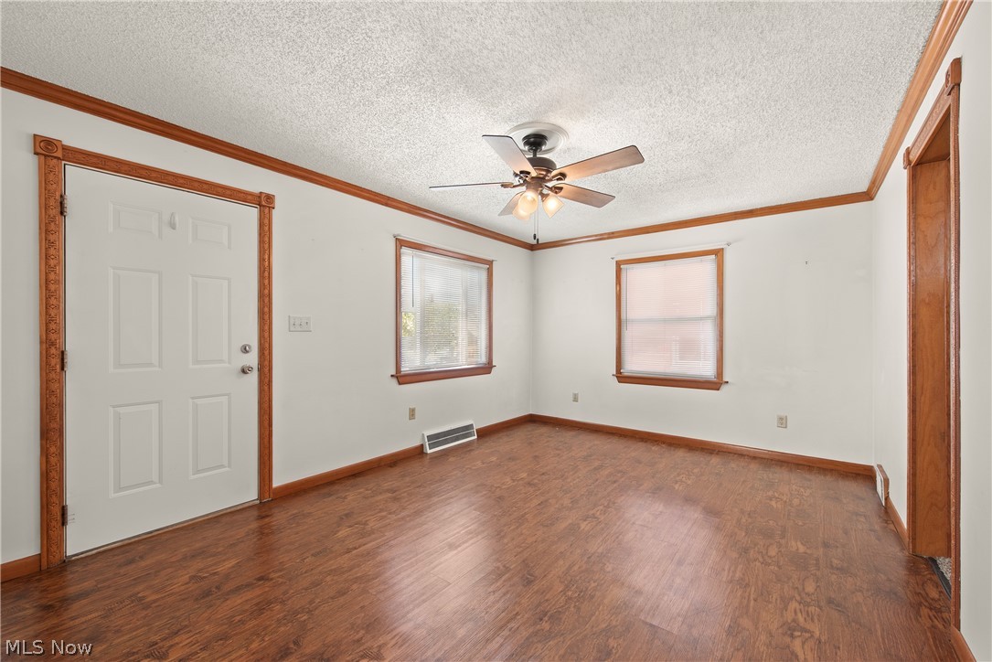 6902 Luelda Avenue Parma OH 44129