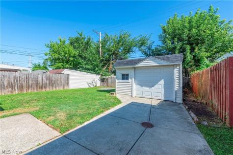 6902 Luelda Avenue Parma OH 44129