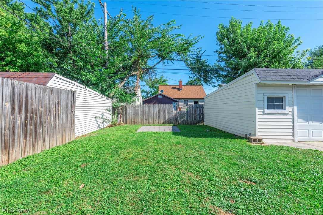 6902 Luelda Avenue Parma OH 44129