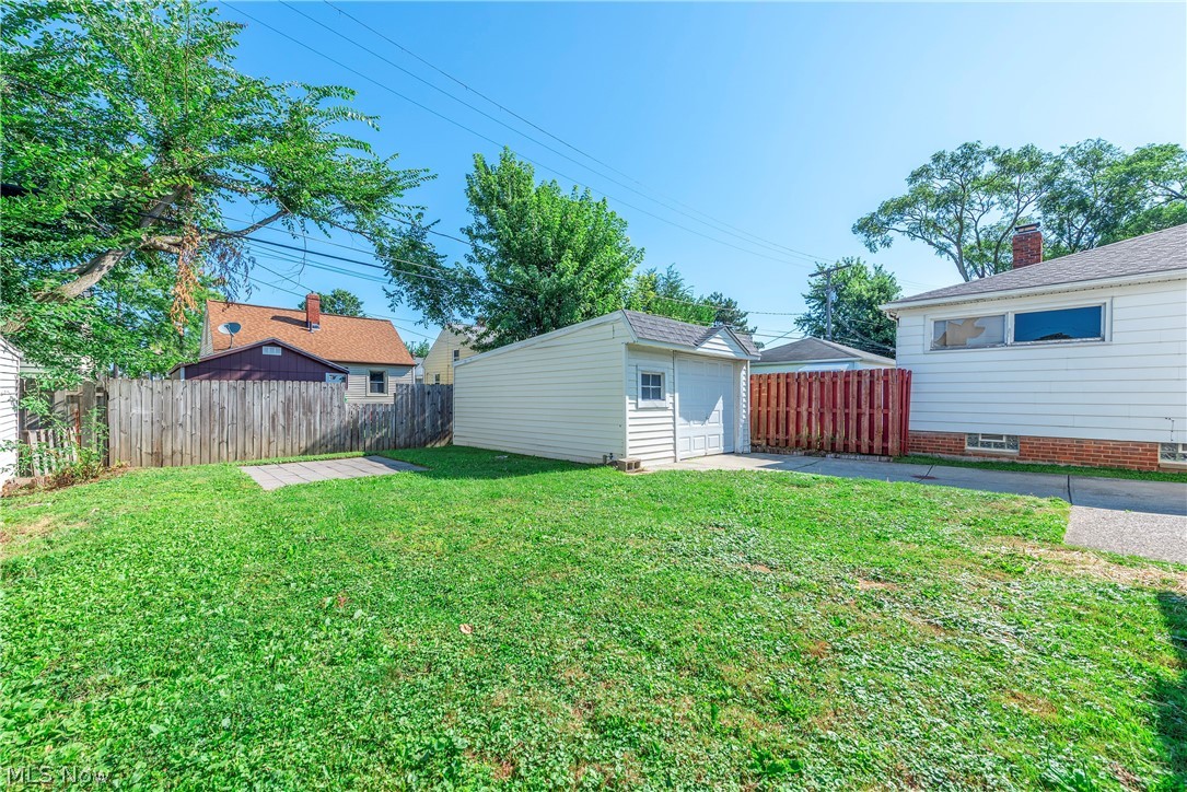 6902 Luelda Avenue Parma OH 44129