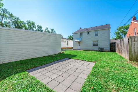 6902 Luelda Avenue Parma OH 44129