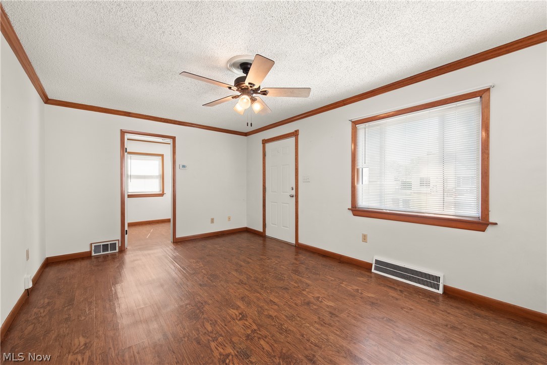 6902 Luelda Avenue Parma OH 44129
