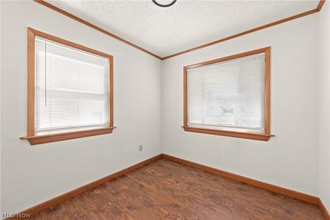 6902 Luelda Avenue Parma OH 44129