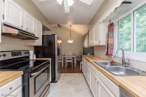 115 Burr Street Munroe Falls OH 44262