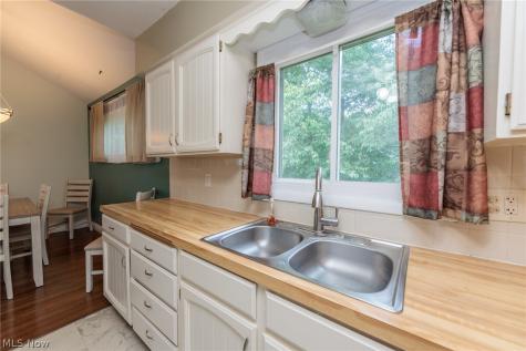115 Burr Street Munroe Falls OH 44262