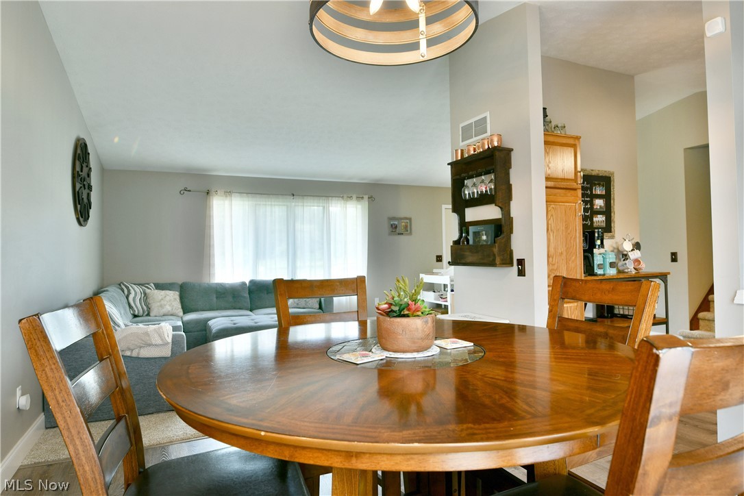 6619 Palmyra Road SW Warren OH 44481