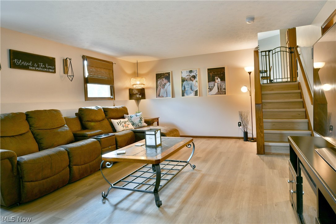 6619 Palmyra Road SW Warren OH 44481