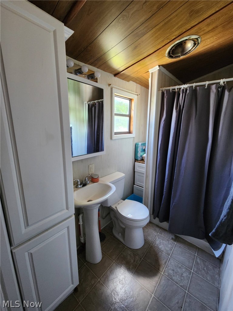 17875 Lashley Road Senecaville OH 43780
