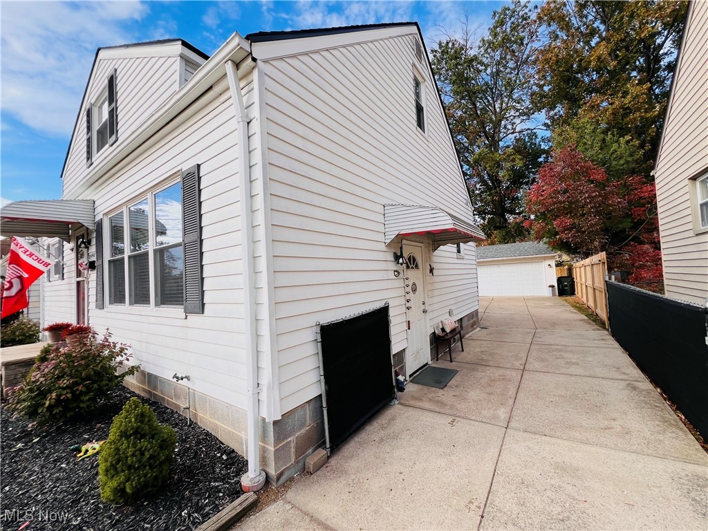 25401 Farringdon Avenue Euclid OH 44132