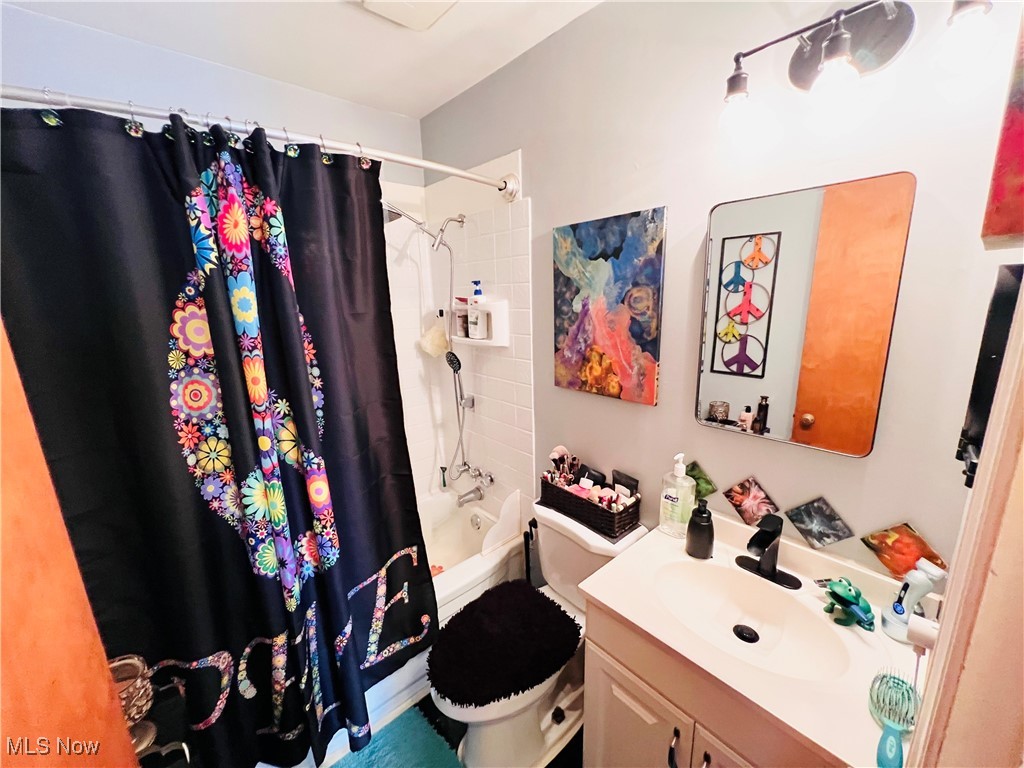 25401 Farringdon Avenue Euclid OH 44132