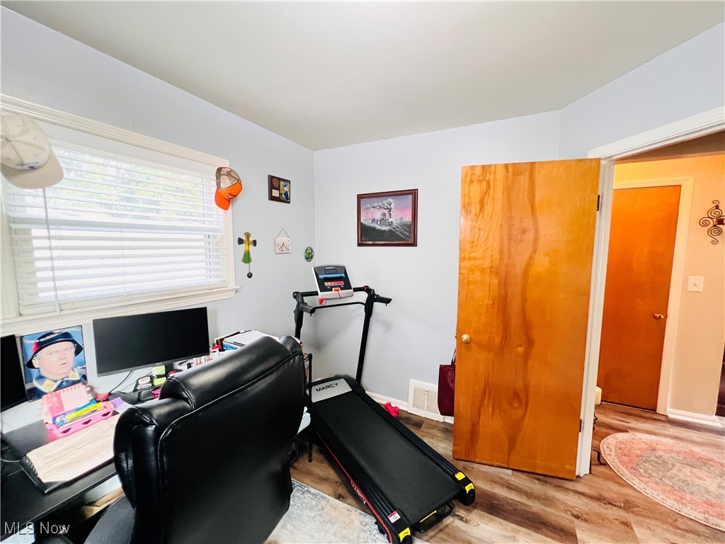 25401 Farringdon Avenue Euclid OH 44132