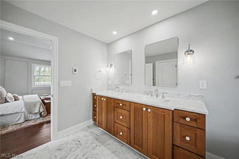 35 Greentree Road Moreland Hills OH 44022