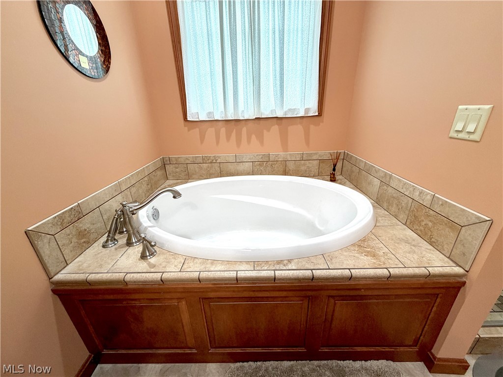 5020 Sunset Boulevard Road NW Strasburg OH 44680