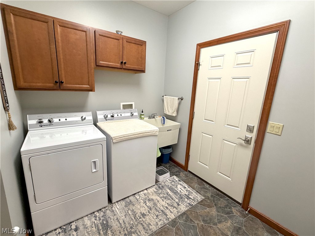 5020 Sunset Boulevard Road NW Strasburg OH 44680