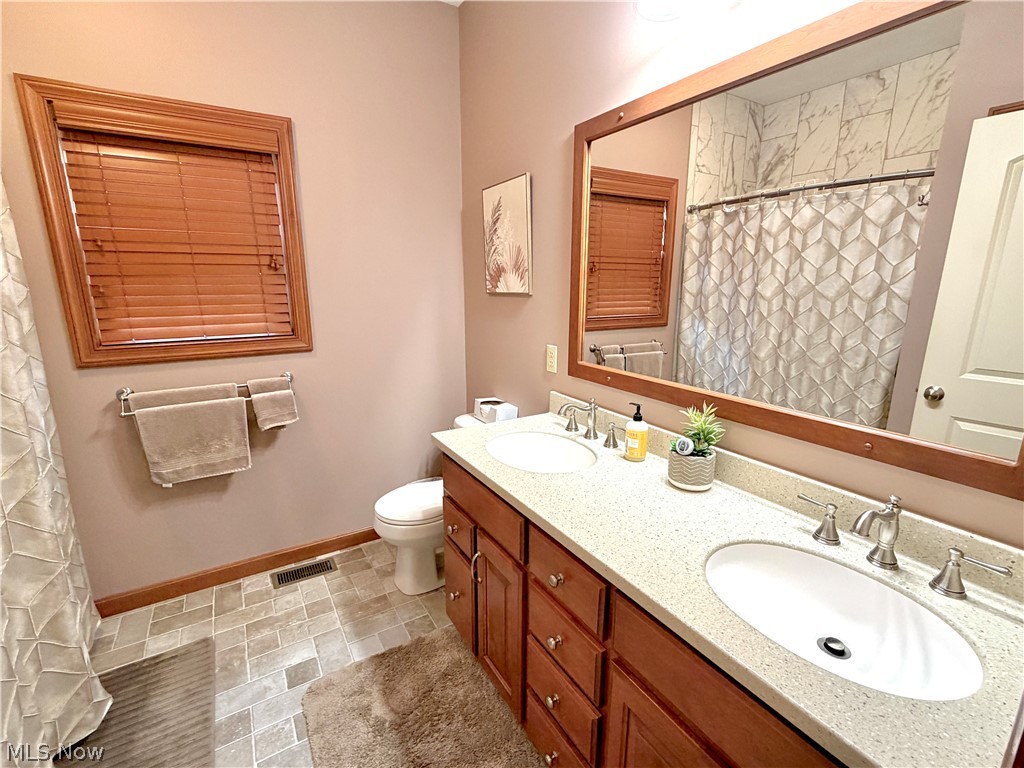 5020 Sunset Boulevard Road NW Strasburg OH 44680