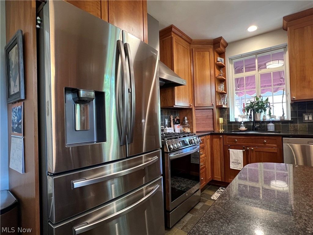 15489 Brewster Road East Cleveland OH 44112