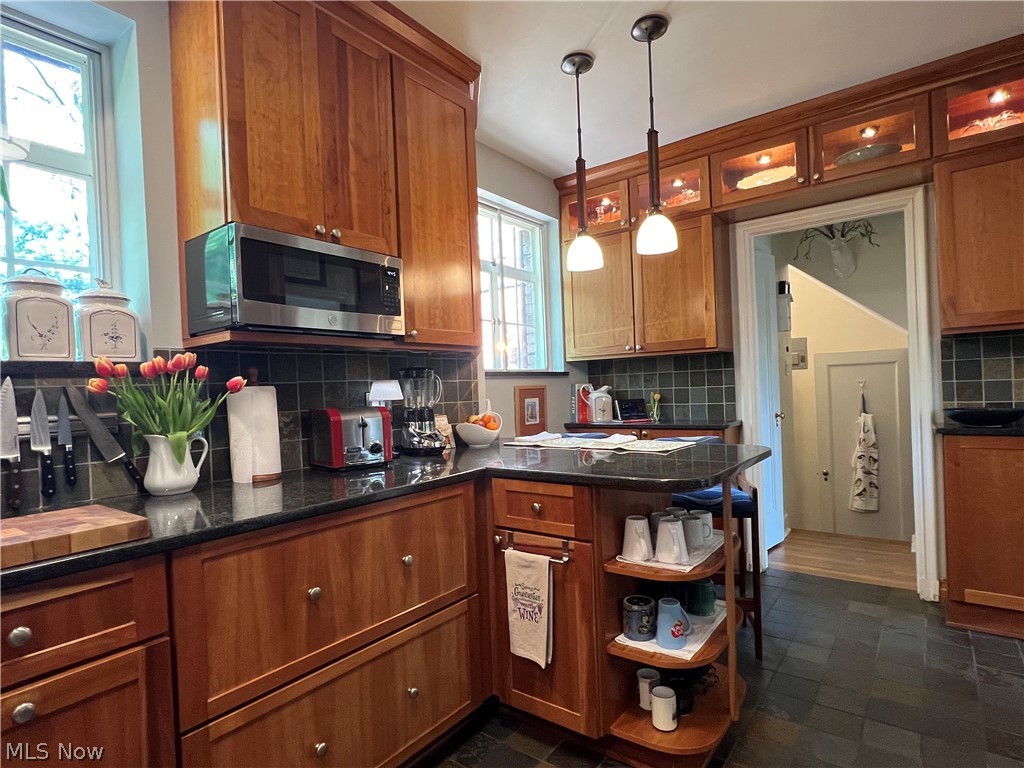 15489 Brewster Road East Cleveland OH 44112