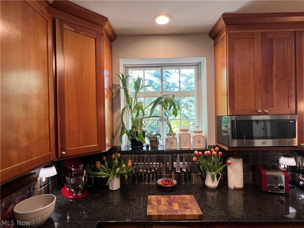 15489 Brewster Road East Cleveland OH 44112