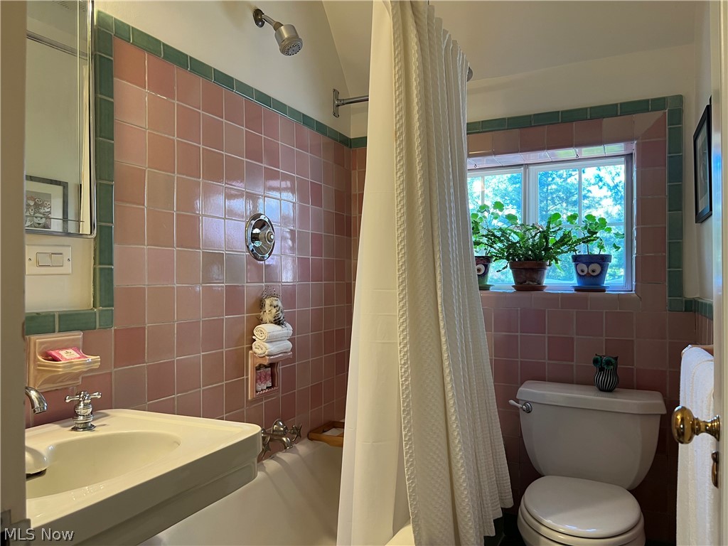 15489 Brewster Road East Cleveland OH 44112